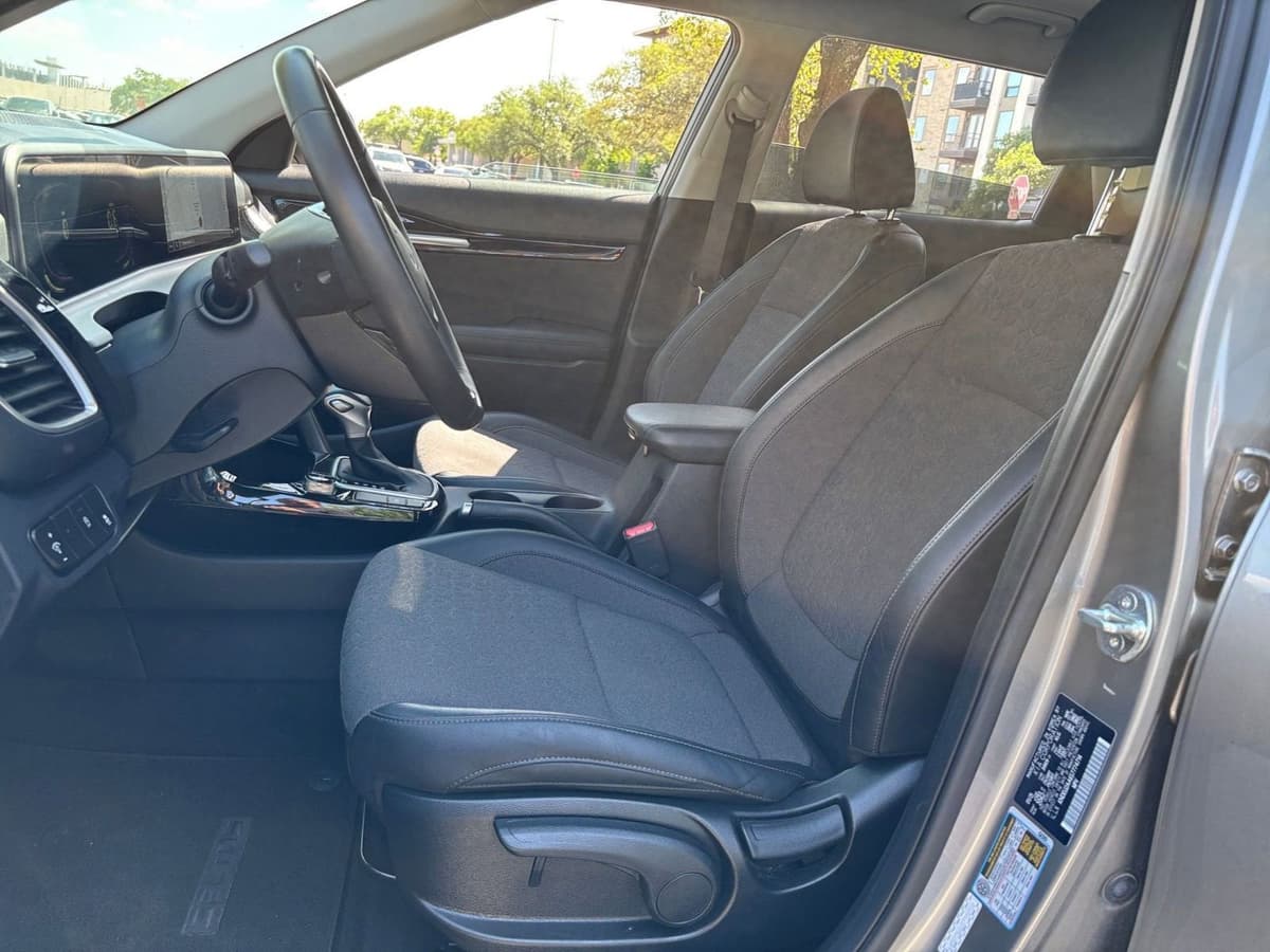 2025 Kia Seltos - Image 22