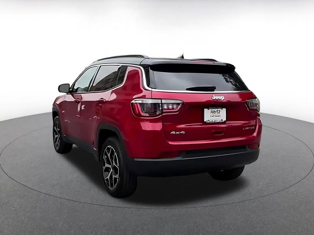 2025 Jeep Compass - Image 10