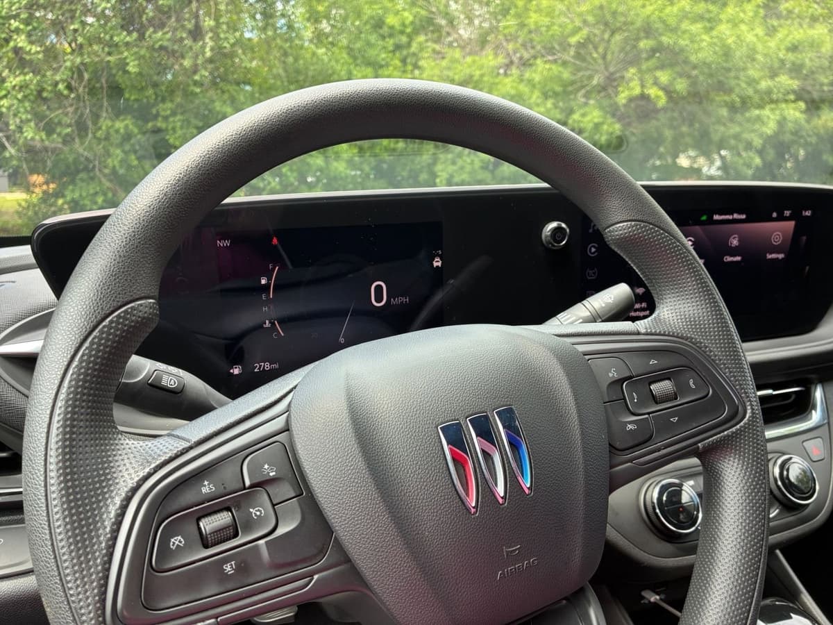 2025 Buick Envista - Image 32