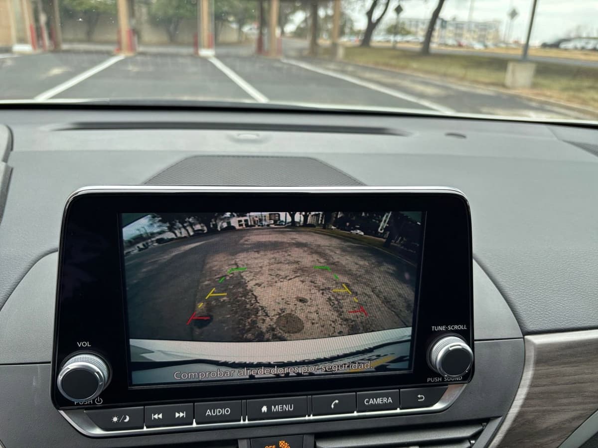 2025 Nissan Altima - Image 20