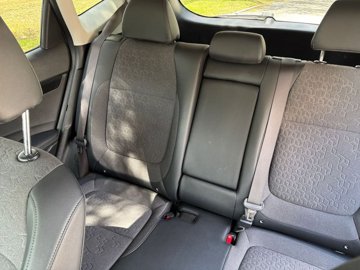 2025 Kia Seltos - Image 38