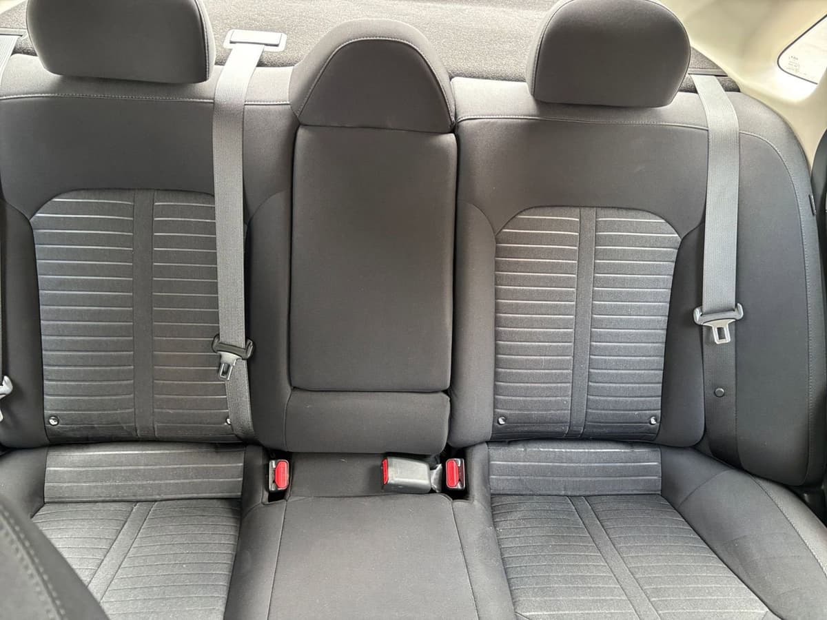 2025 Kia K5 - Image 33