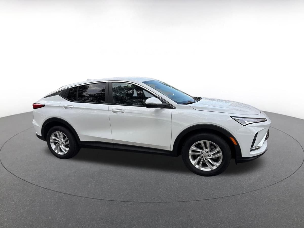 2025 Buick Envista - Image 1