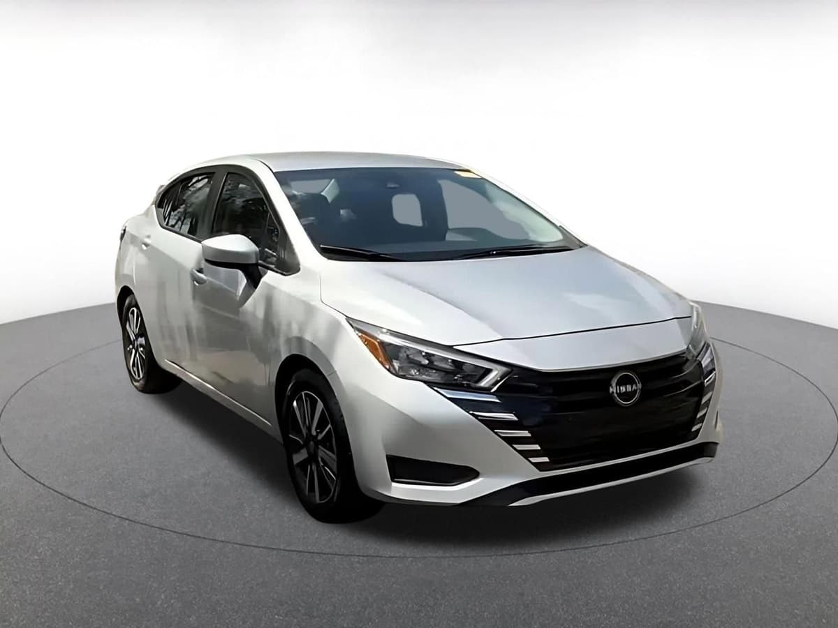 2025 Nissan Versa - Image 3