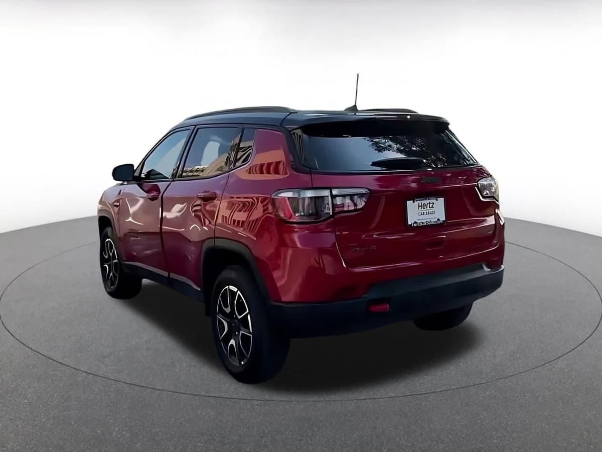 2025 Jeep Compass - Image 11