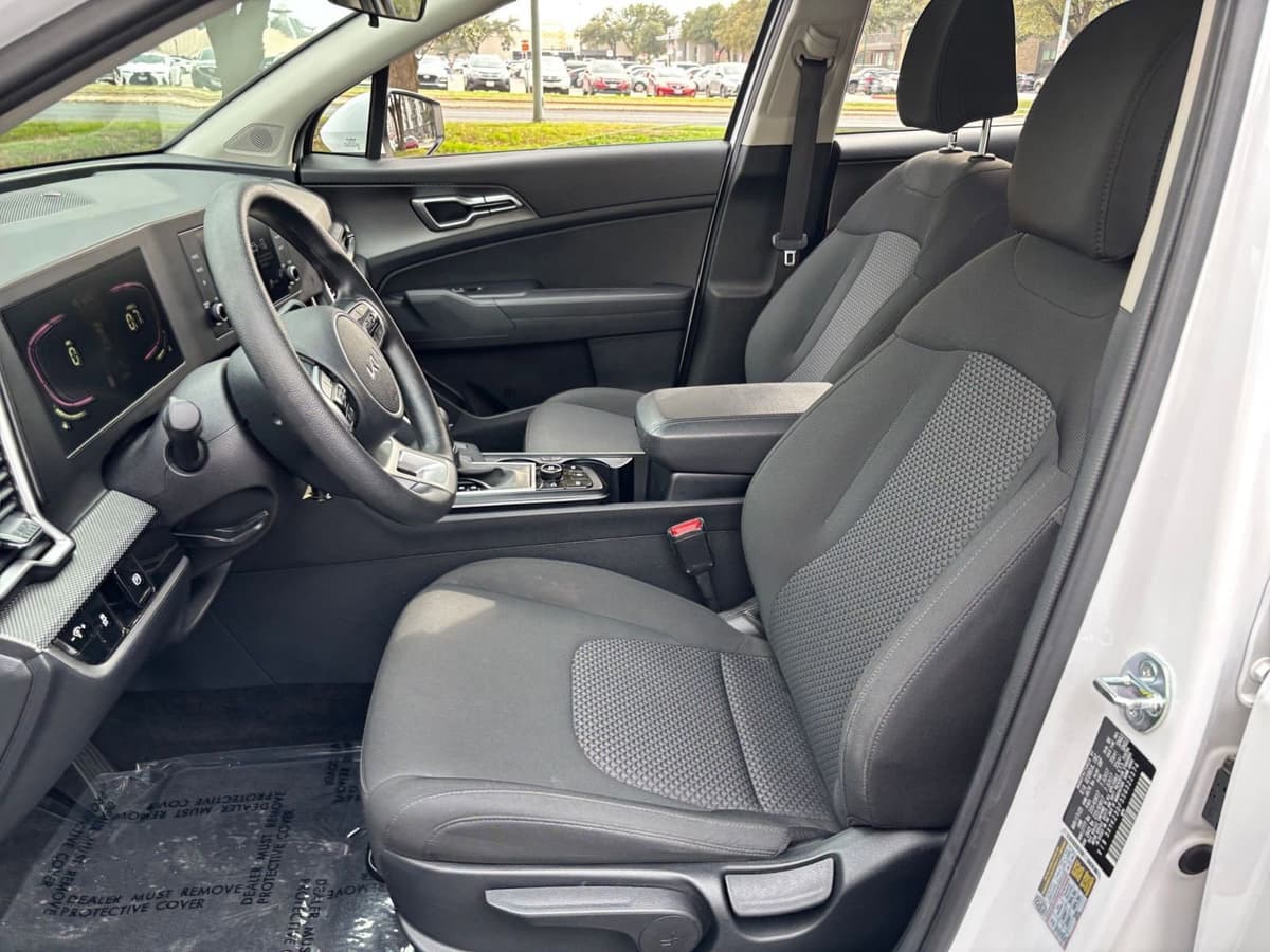 2025 Kia Sportage - Image 31