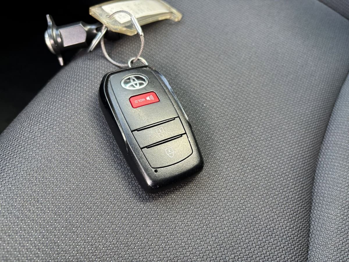 2025 Toyota Corolla Cross - Image 18