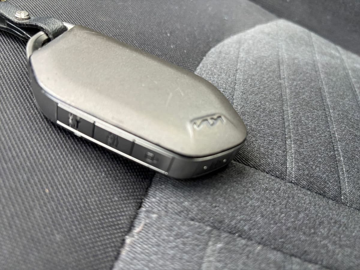 2025 Kia K5 - Image 18