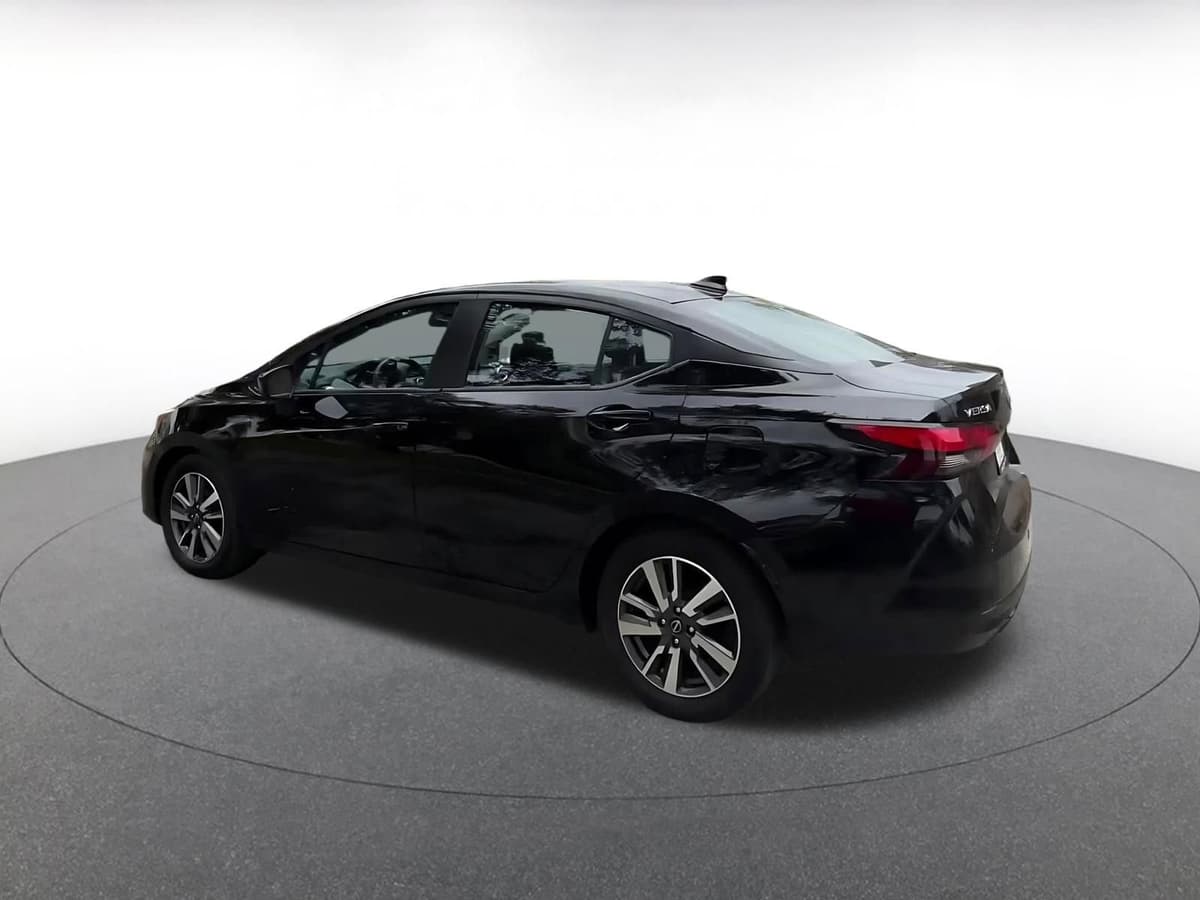 2025 Nissan Versa - Image 10