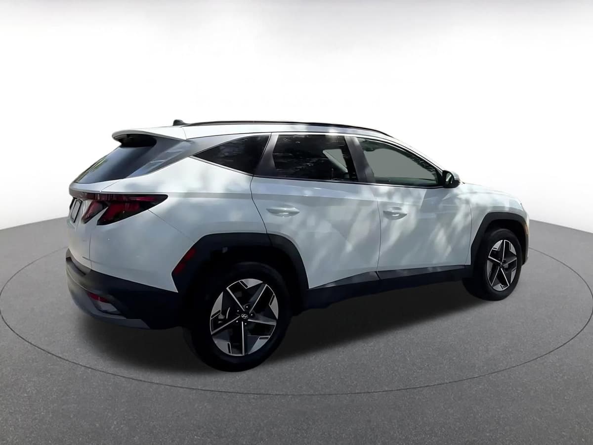 2025 Hyundai Tucson - Image 13