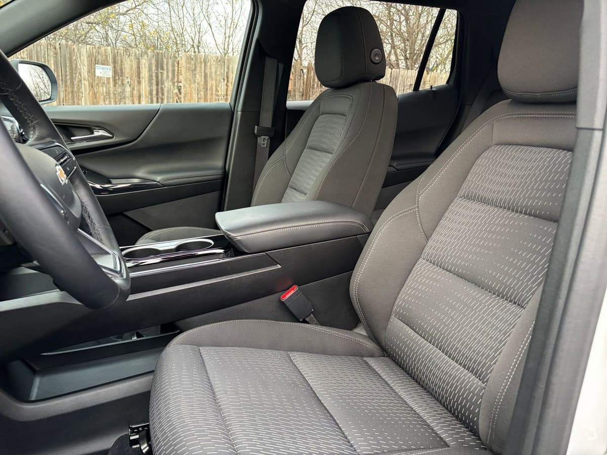 2025 Chevrolet Equinox - Image 21
