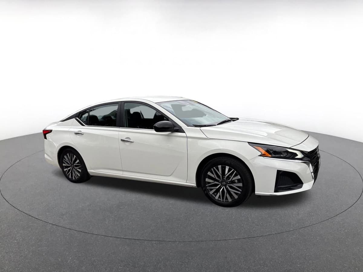2025 Nissan Altima - Image 1