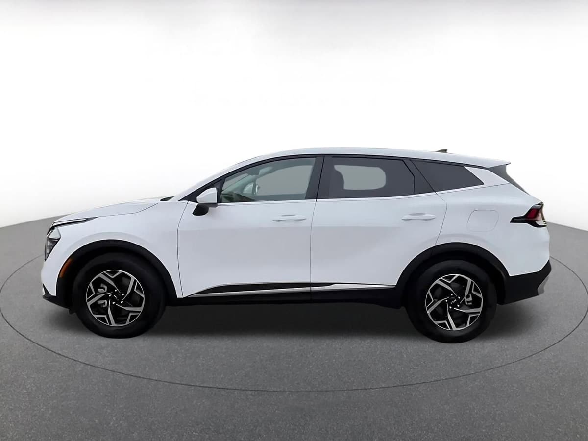 2025 Kia Sportage - Image 8