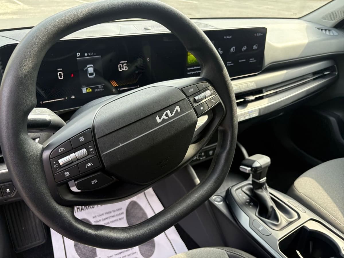 2025 Kia K4 - Image 21