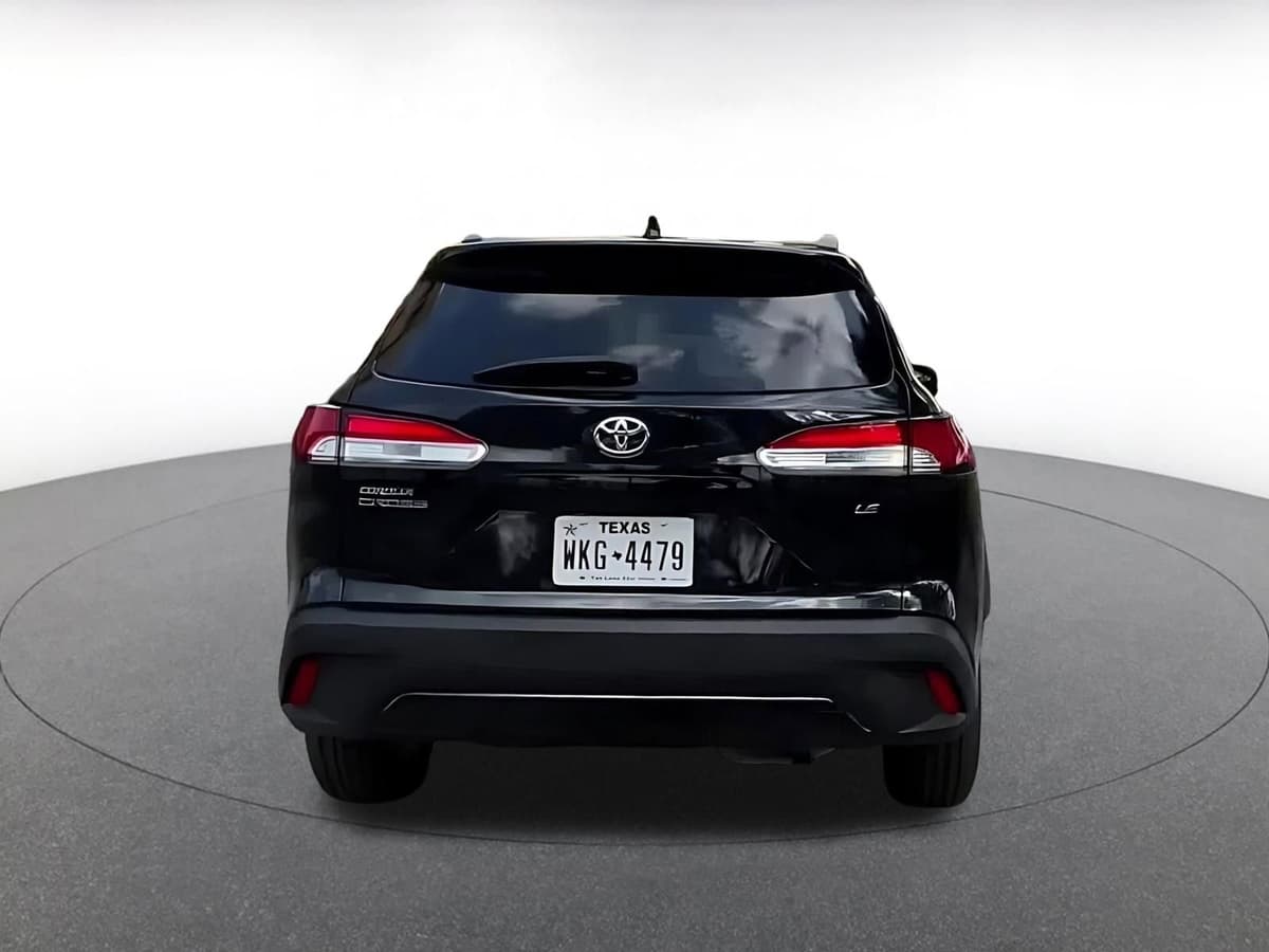 2025 Toyota Corolla Cross - Image 12