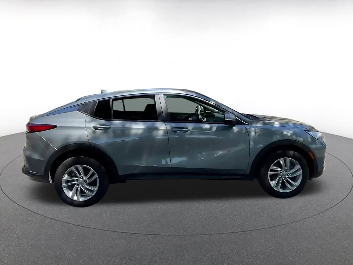 2025 Buick Envista - Image 16