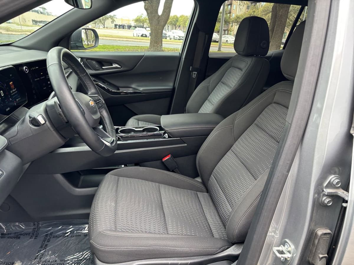 2025 Chevrolet Equinox - Image 31