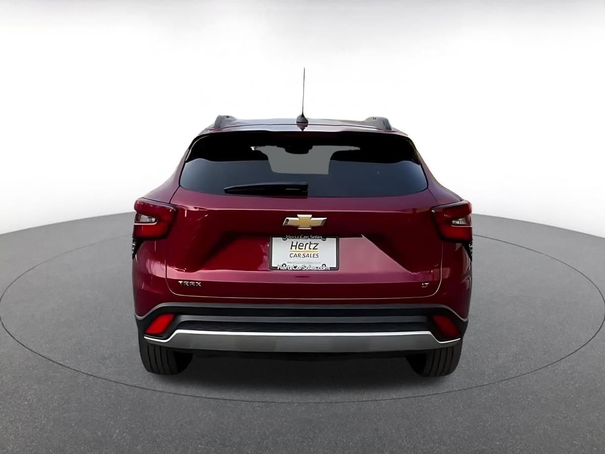 2025 Chevrolet Trax - Image 12