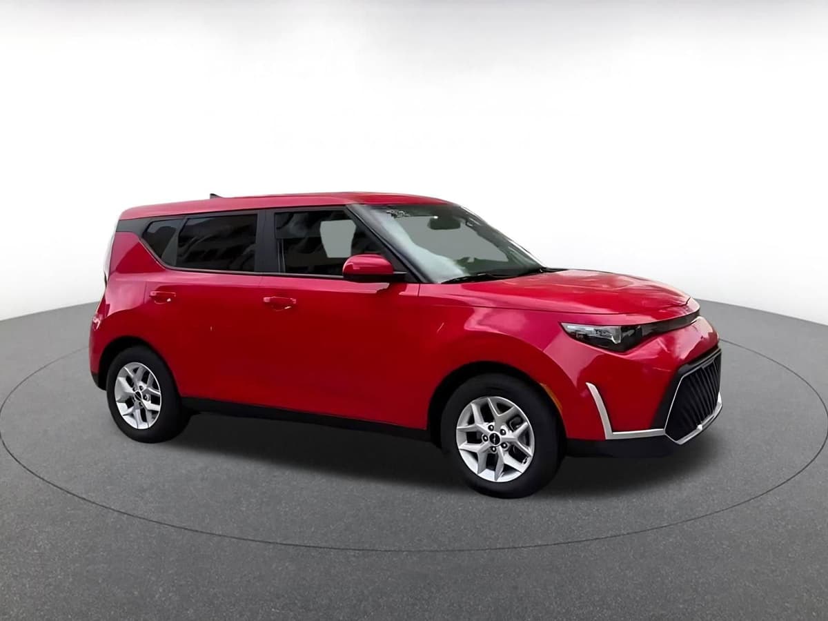 2025 Kia Soul - Image 2
