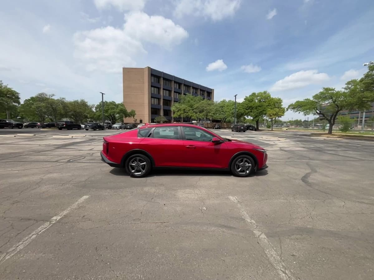 2025 Kia K4 - Image 16