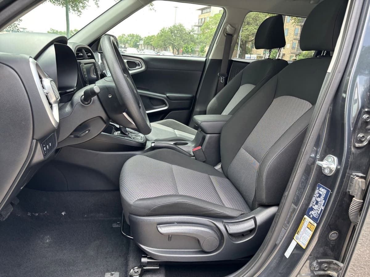 2025 Kia Soul - Image 21
