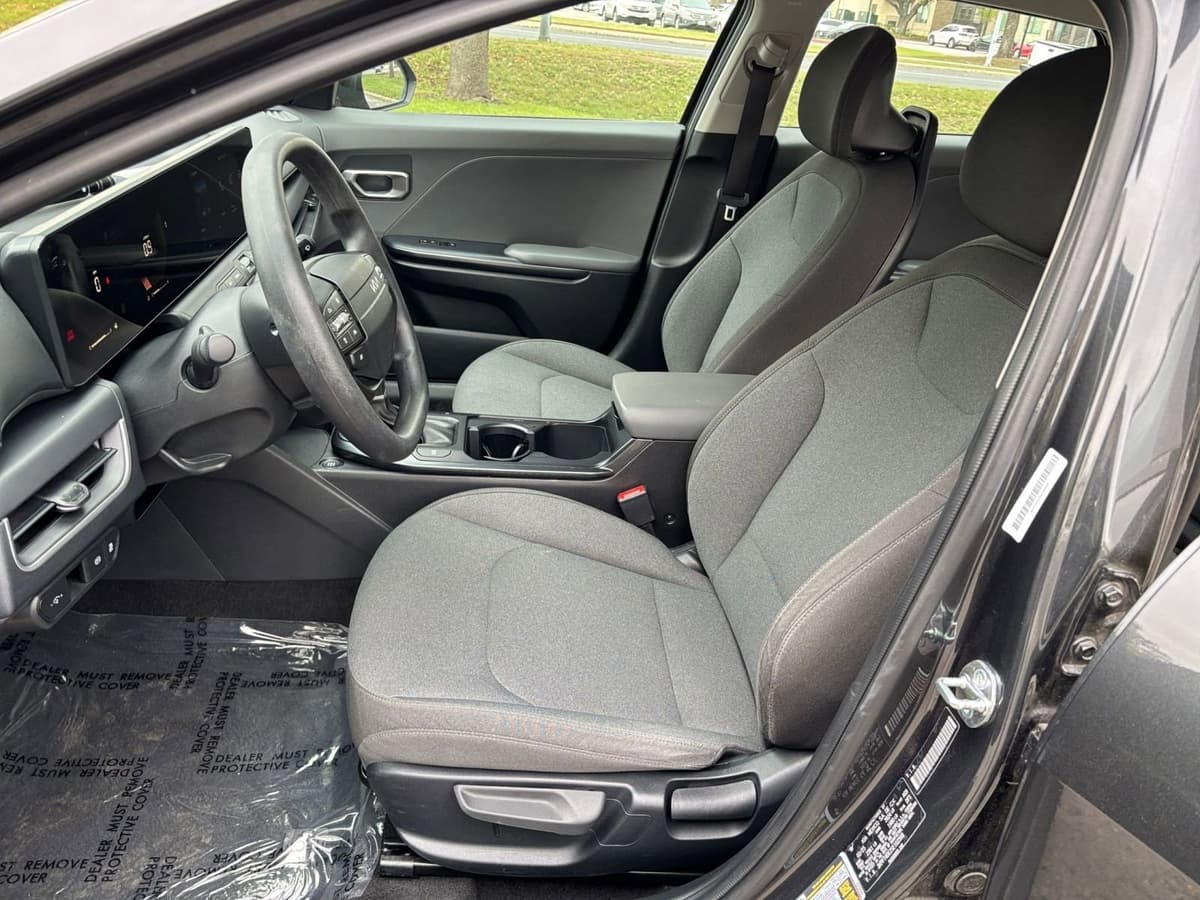 2025 Kia K4 - Image 31