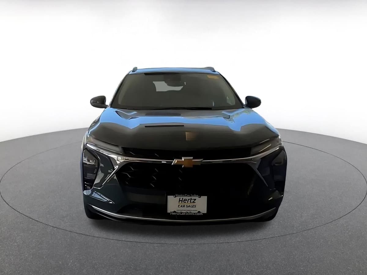 2025 Chevrolet Trax - Image 5