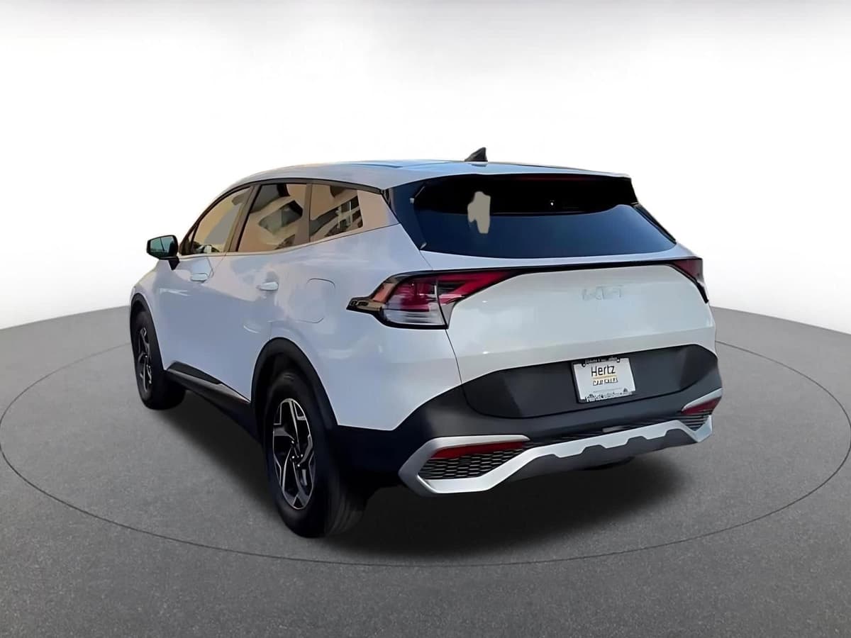 2025 Kia Sportage - Image 11