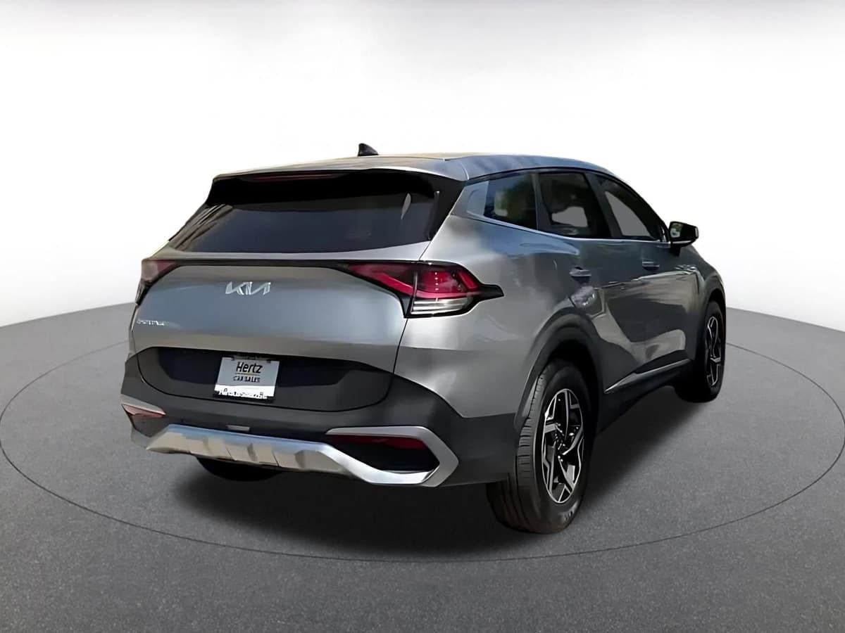2025 Kia Sportage - Image 13