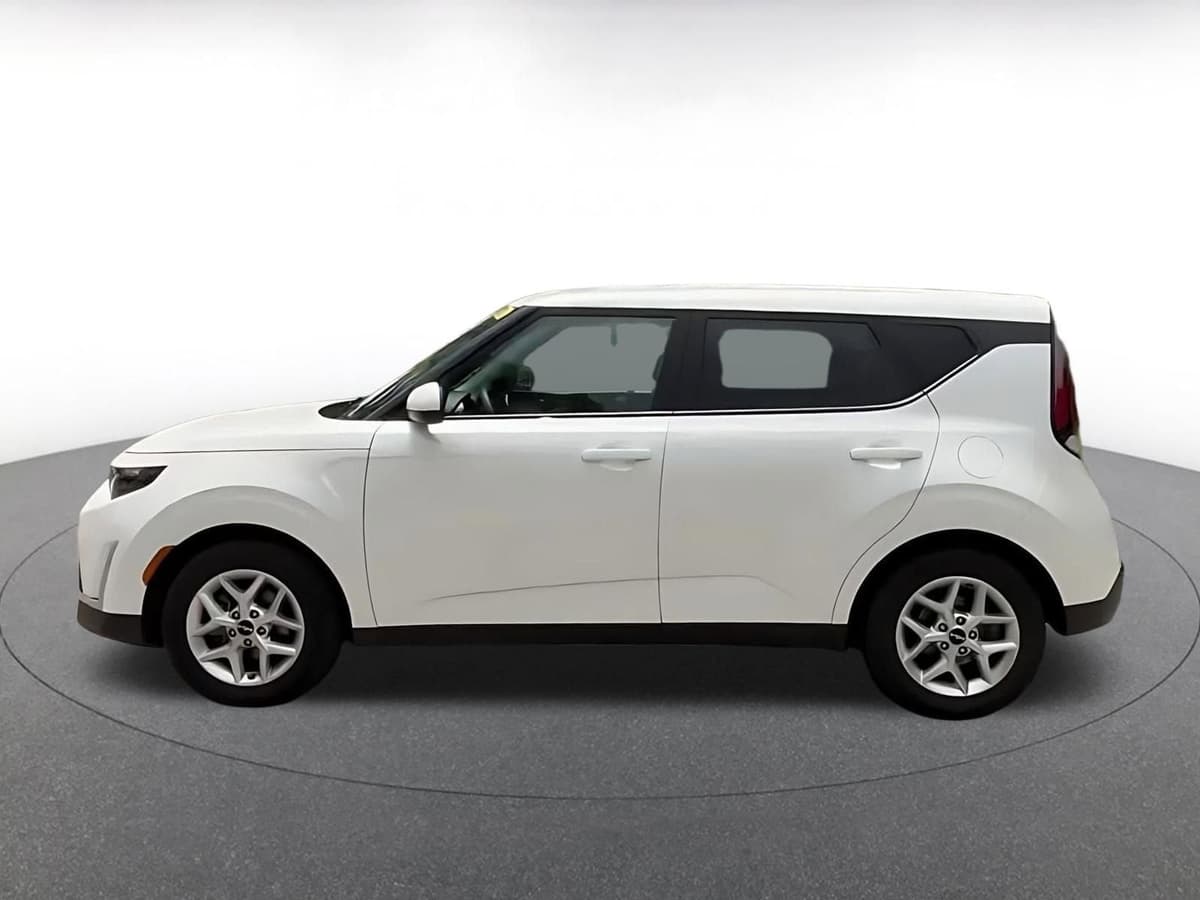 2025 Kia Soul - Image 8