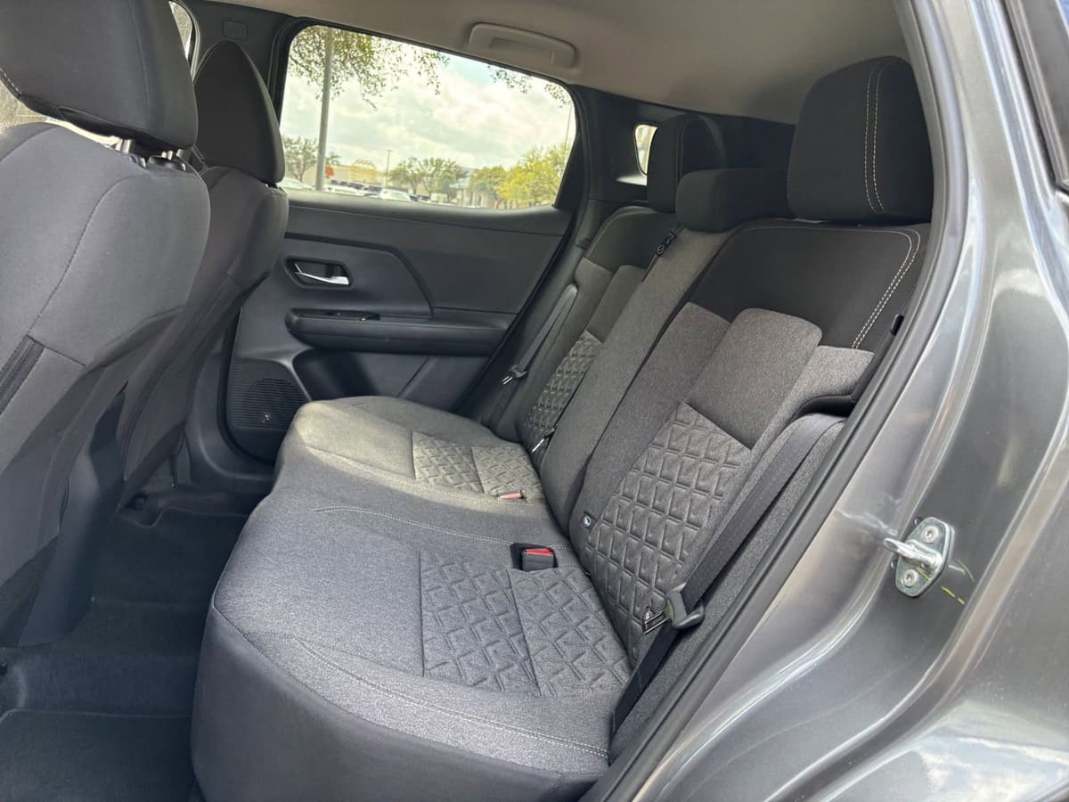 2025 Nissan Kicks - Image 21