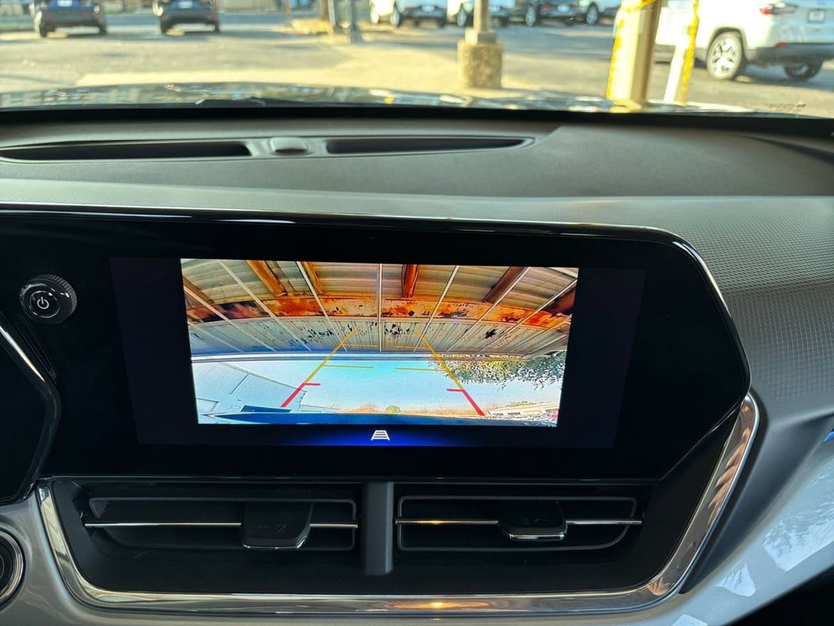 2025 Chevrolet Trax - Image 17