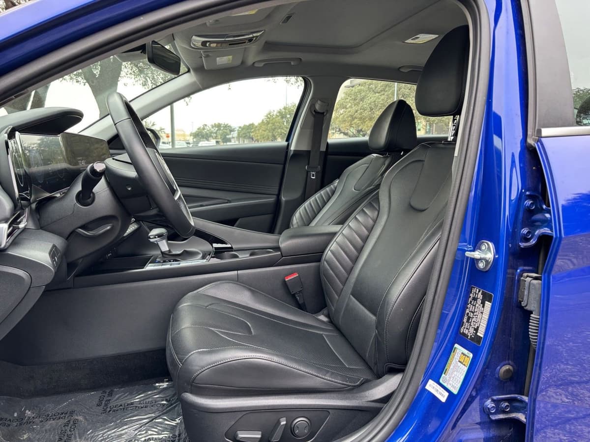 2025 Hyundai Elantra - Image 22