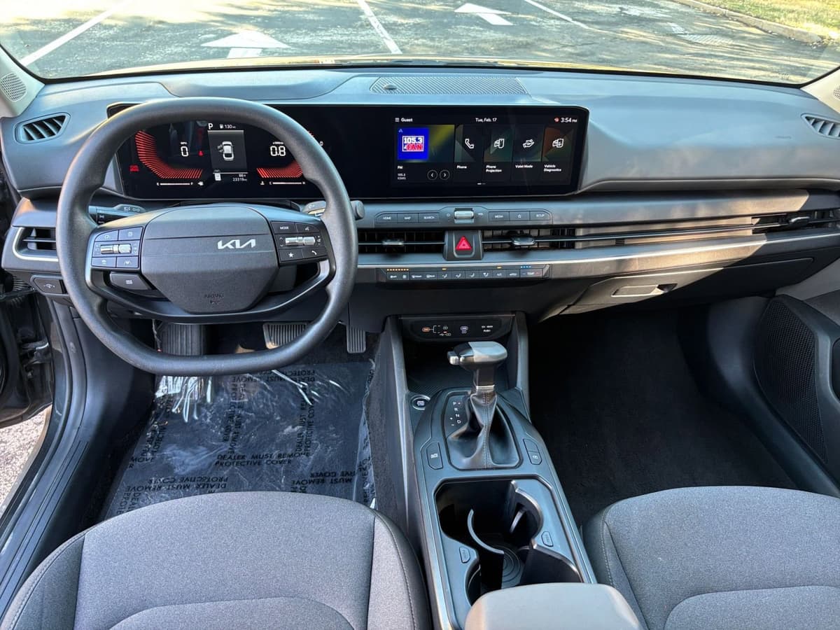 2025 Kia K4 - Image 28