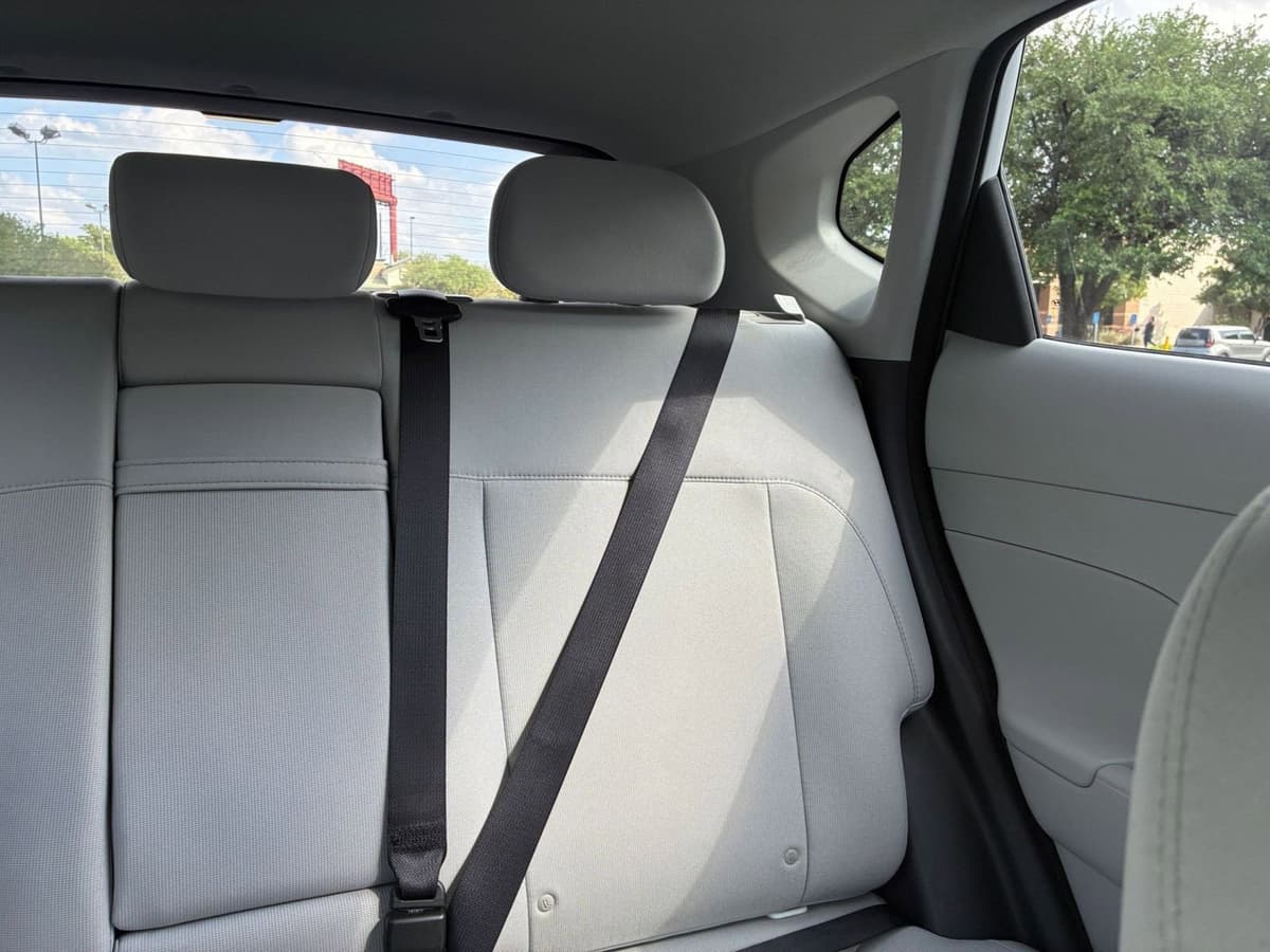 2025 Hyundai Kona - Image 32