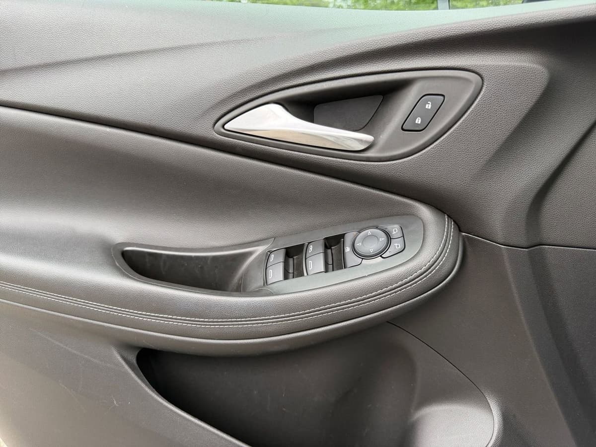 2025 Buick Encore GX - Image 14