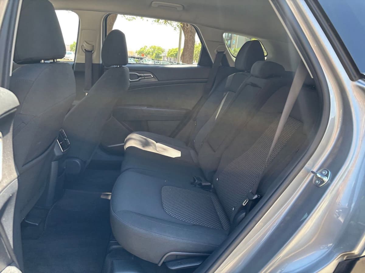 2025 Kia Sportage - Image 22