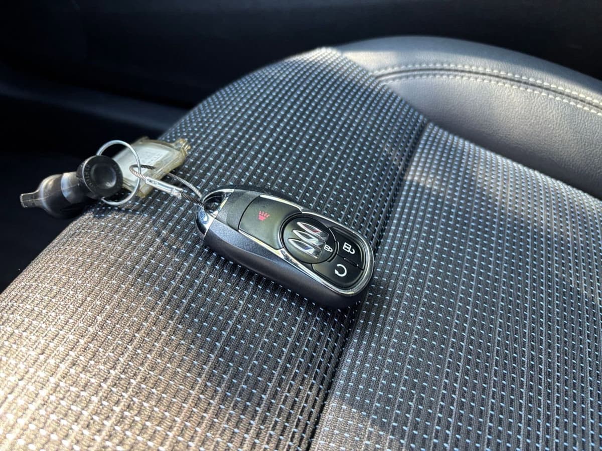 2025 Buick Envista - Image 18