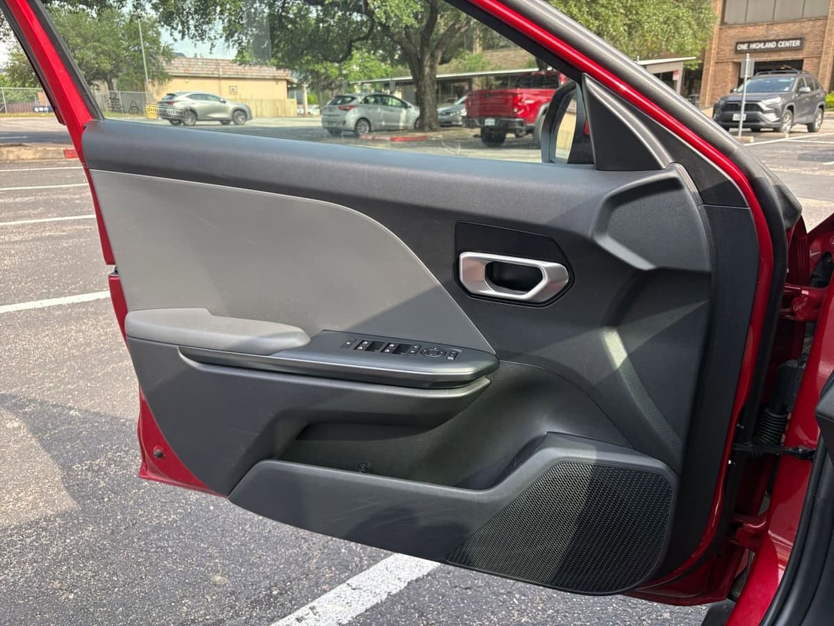 2025 Kia K4 - Image 14