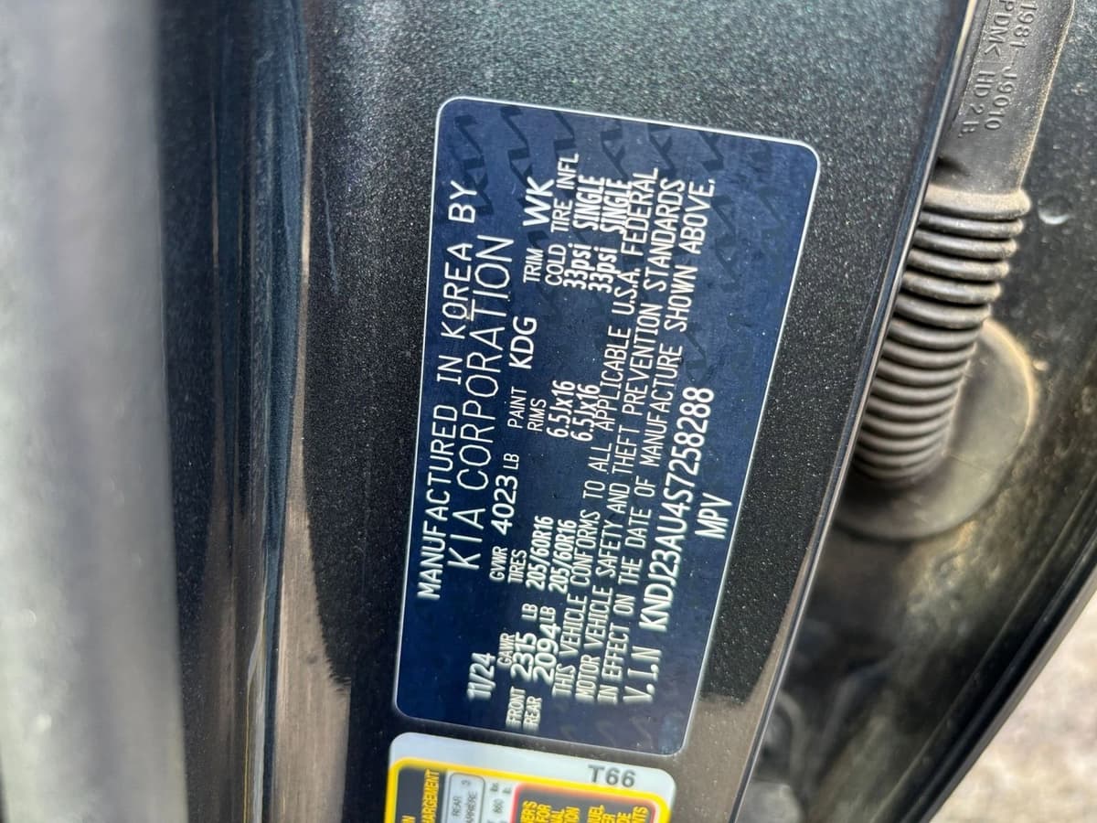 2025 Kia Sportage - Image 26