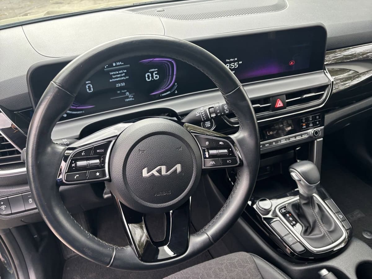 2025 Kia Seltos - Image 25