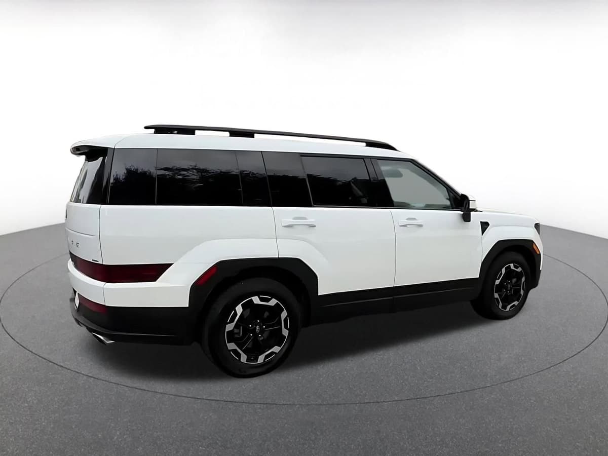 2025 Hyundai Santa Fe - Image 15