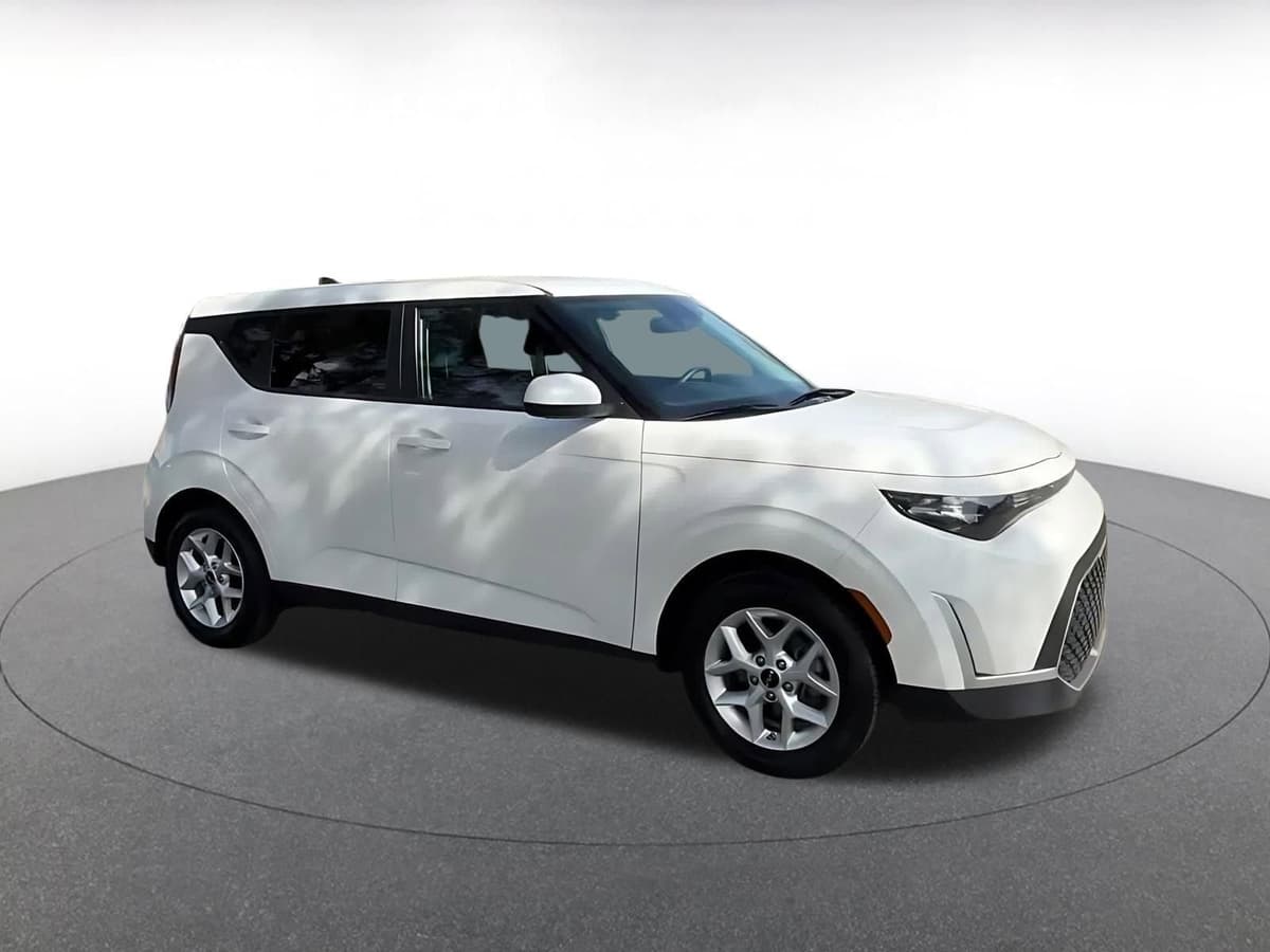 2025 Kia Soul - Image 2