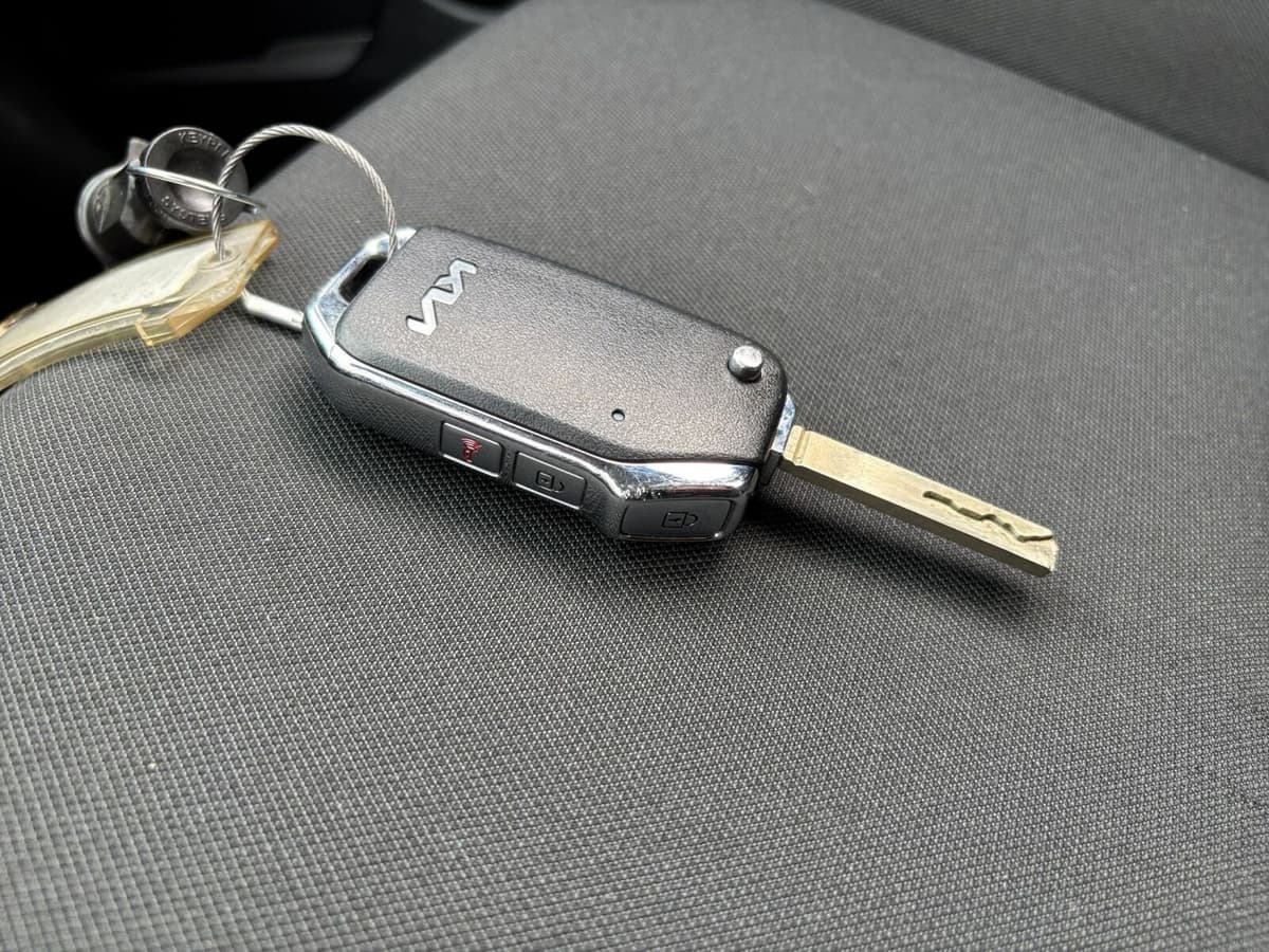 2025 Kia Sportage - Image 18