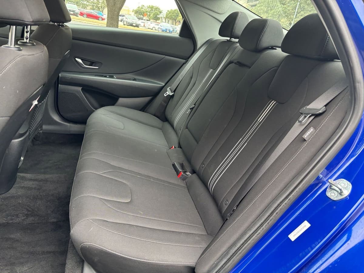 2025 Hyundai Elantra - Image 20