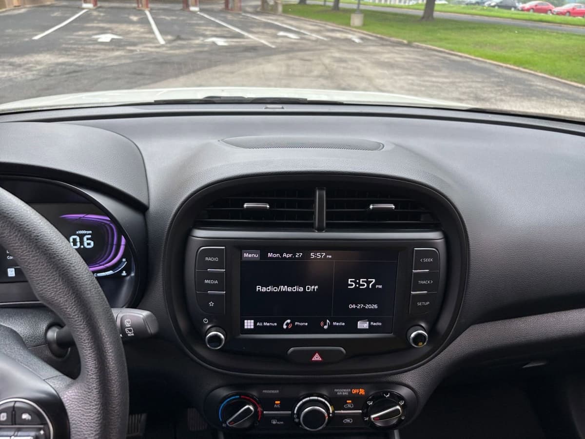 2025 Kia Soul - Image 17