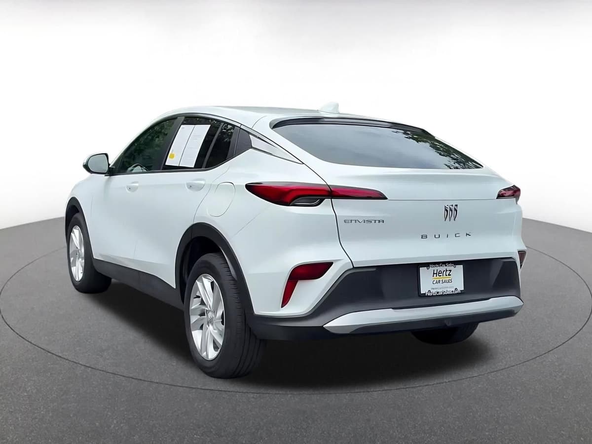 2025 Buick Envista - Image 11