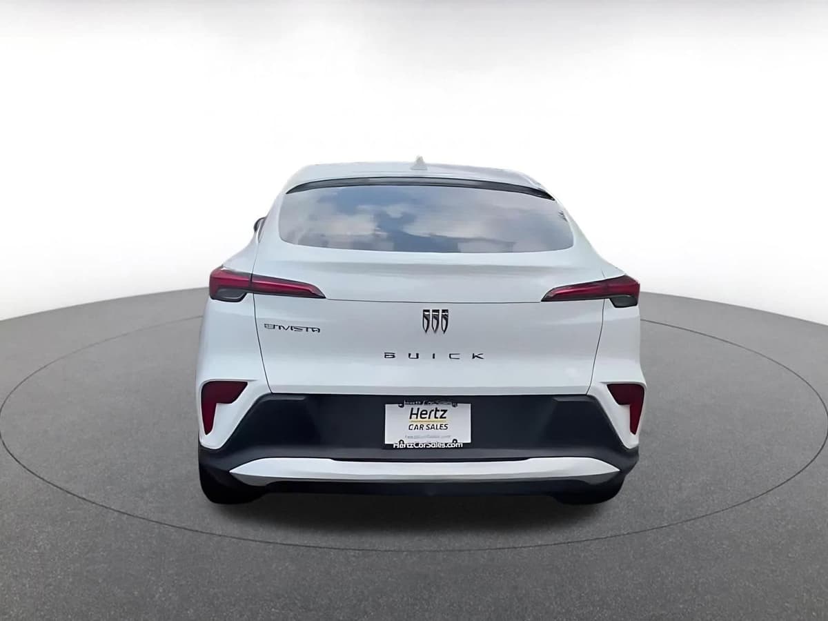 2025 Buick Envista - Image 12