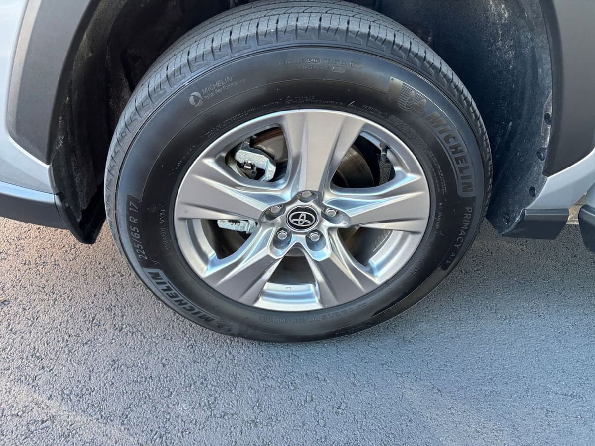 2025 Toyota RAV4 Hybrid - Image 25