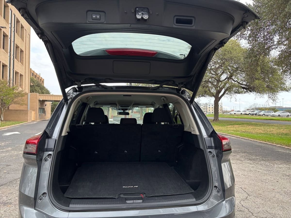 2025 Nissan Rogue - Image 27